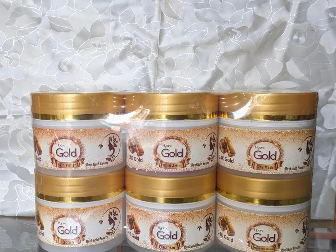 alt="Complete skincare set with hydration and whitening benefits"